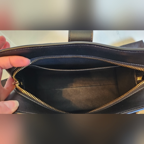 ❤️‼️SALE‼️❤️Gorgeous Authentic Saint Laurent YSL Baby Cabas Black Leather Bag - Picture 9 of 16